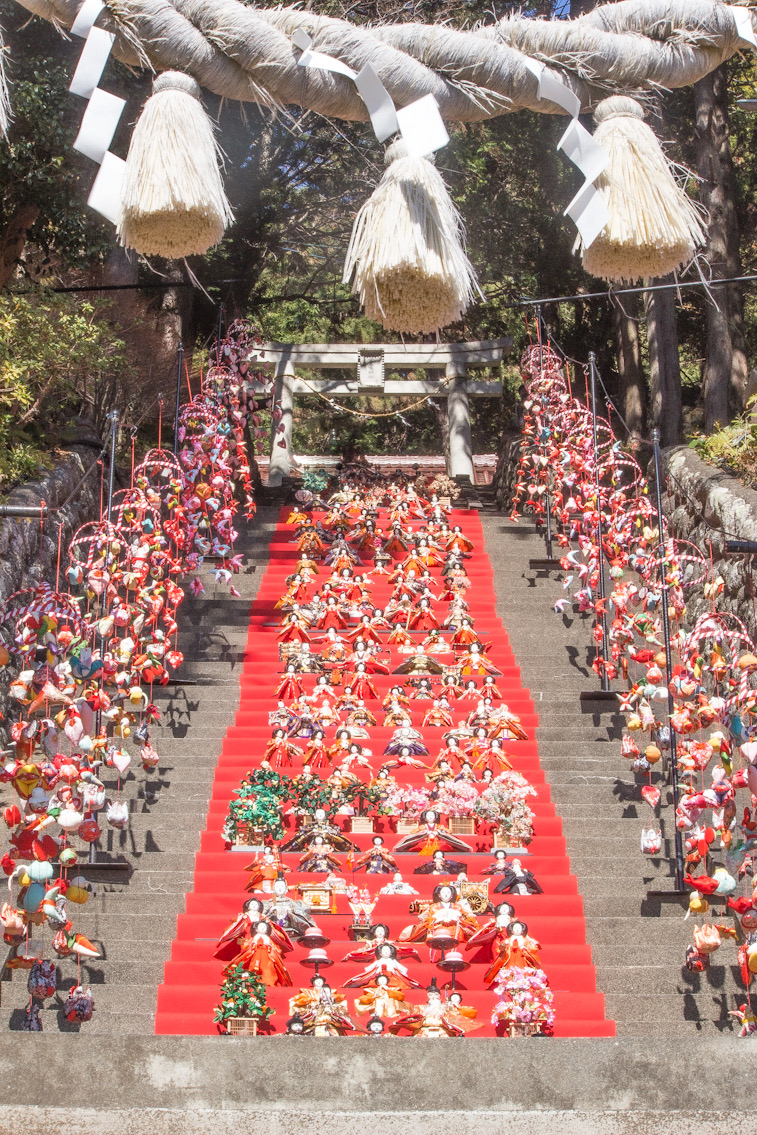 素戔嗚神社　雛壇飾り