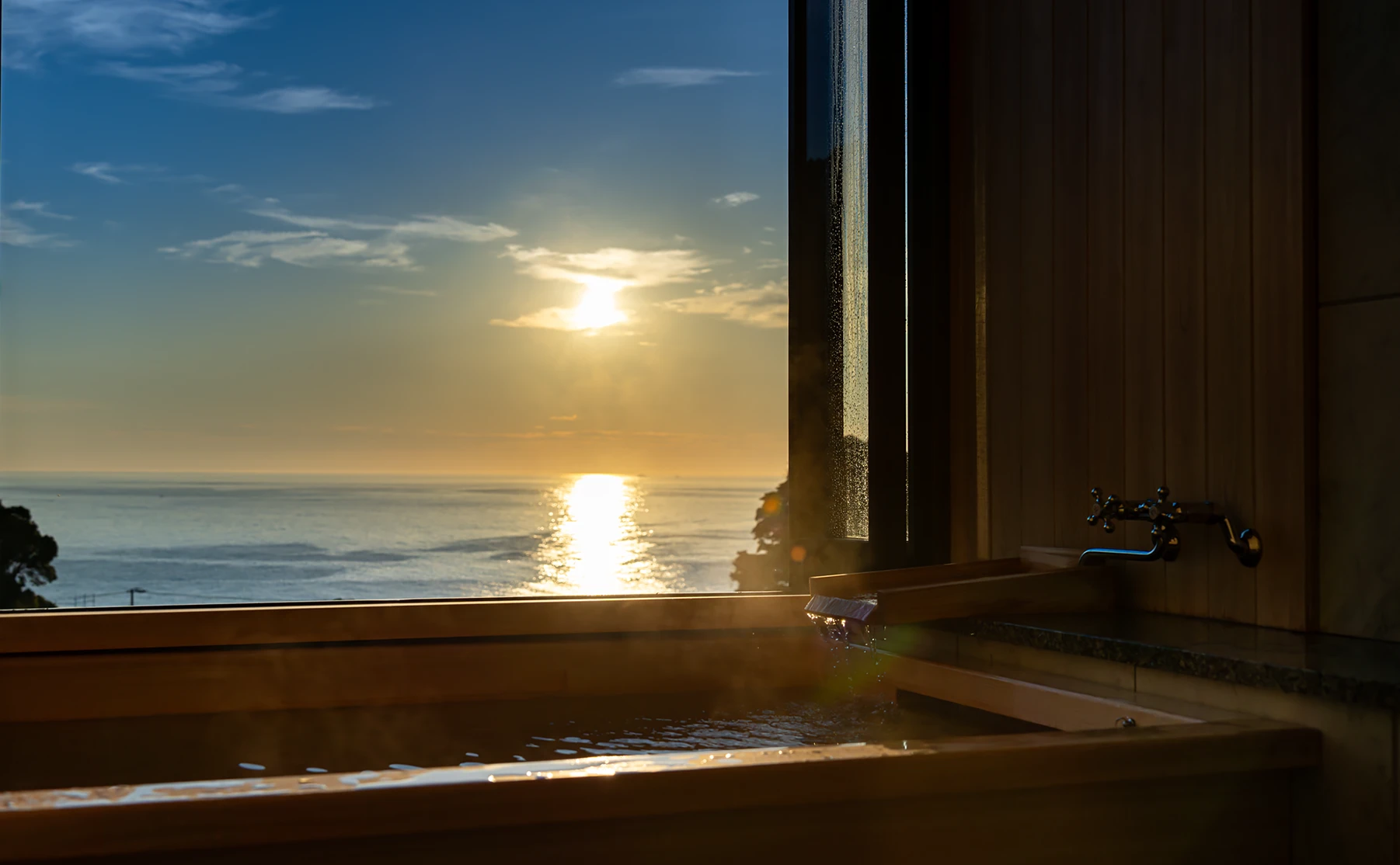 お部屋 [203] | 全室源泉かけ流し露天風呂付の宿「いさり火」